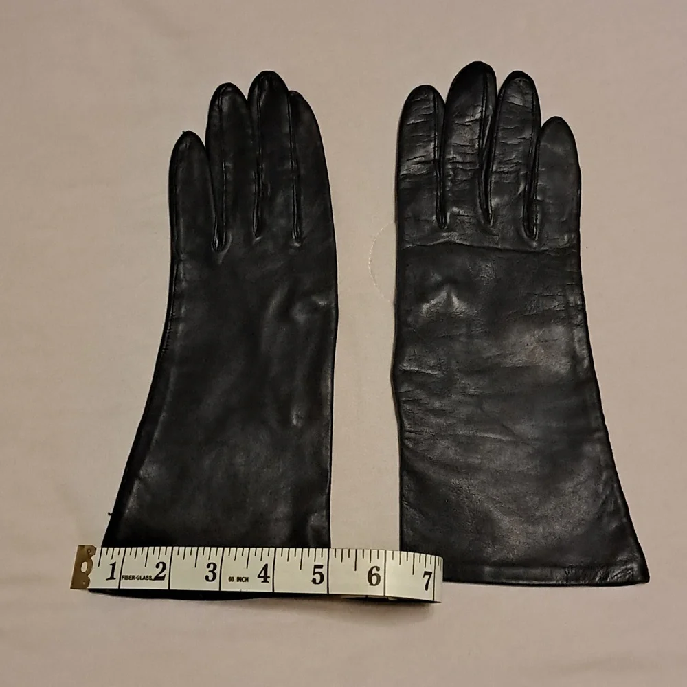 Fownes Women Black Leather Gloves with 100% Silk Lining Fitted Elegant Driving - Picture 9 of 9